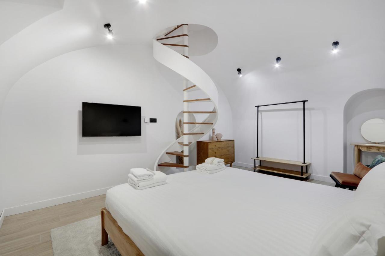 Pick A Flat's In Sur Seine - Avenue Charles De Gaulle